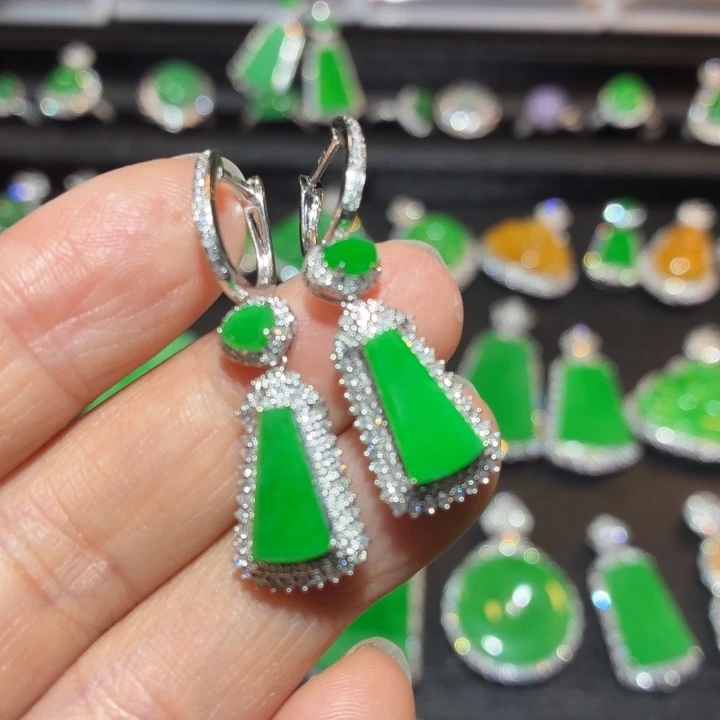 翡翠18K金镶嵌吊坠(不含链)翡翠