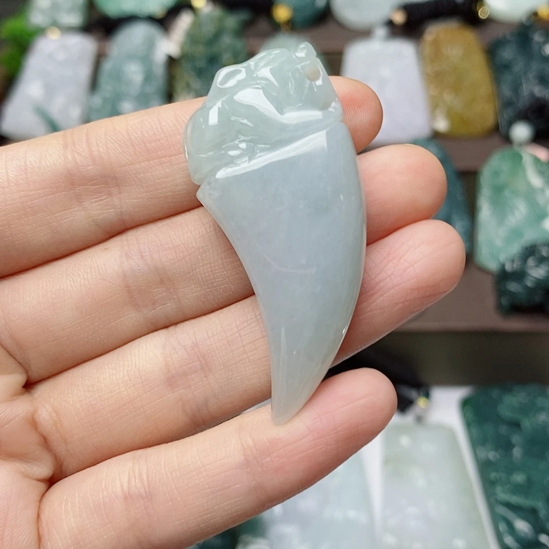 翡翠未镶嵌颈饰