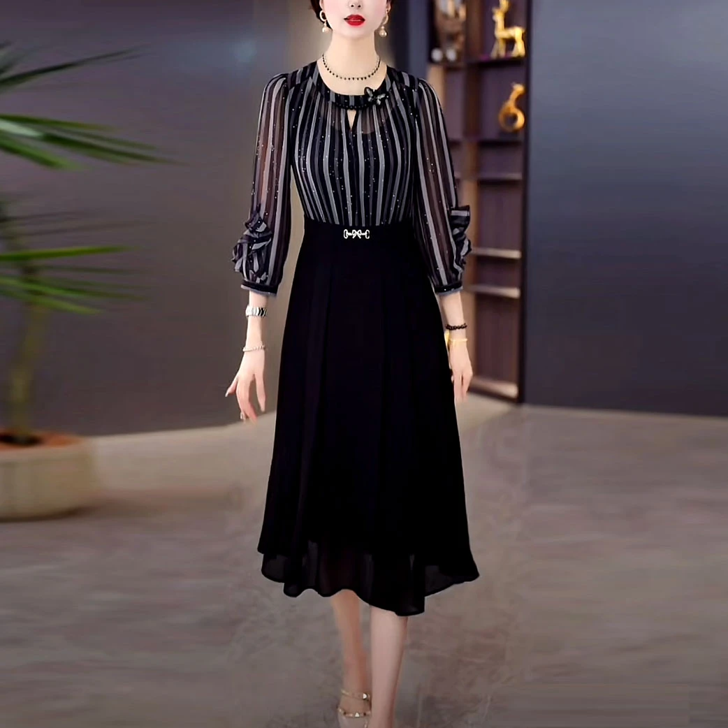 轻羽丝时尚气质七分袖连衣裙2025秋季新款修身收腰拼接假两件裙子