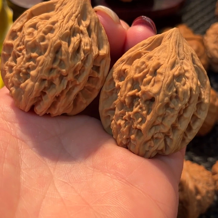 文玩核桃把件鸡心