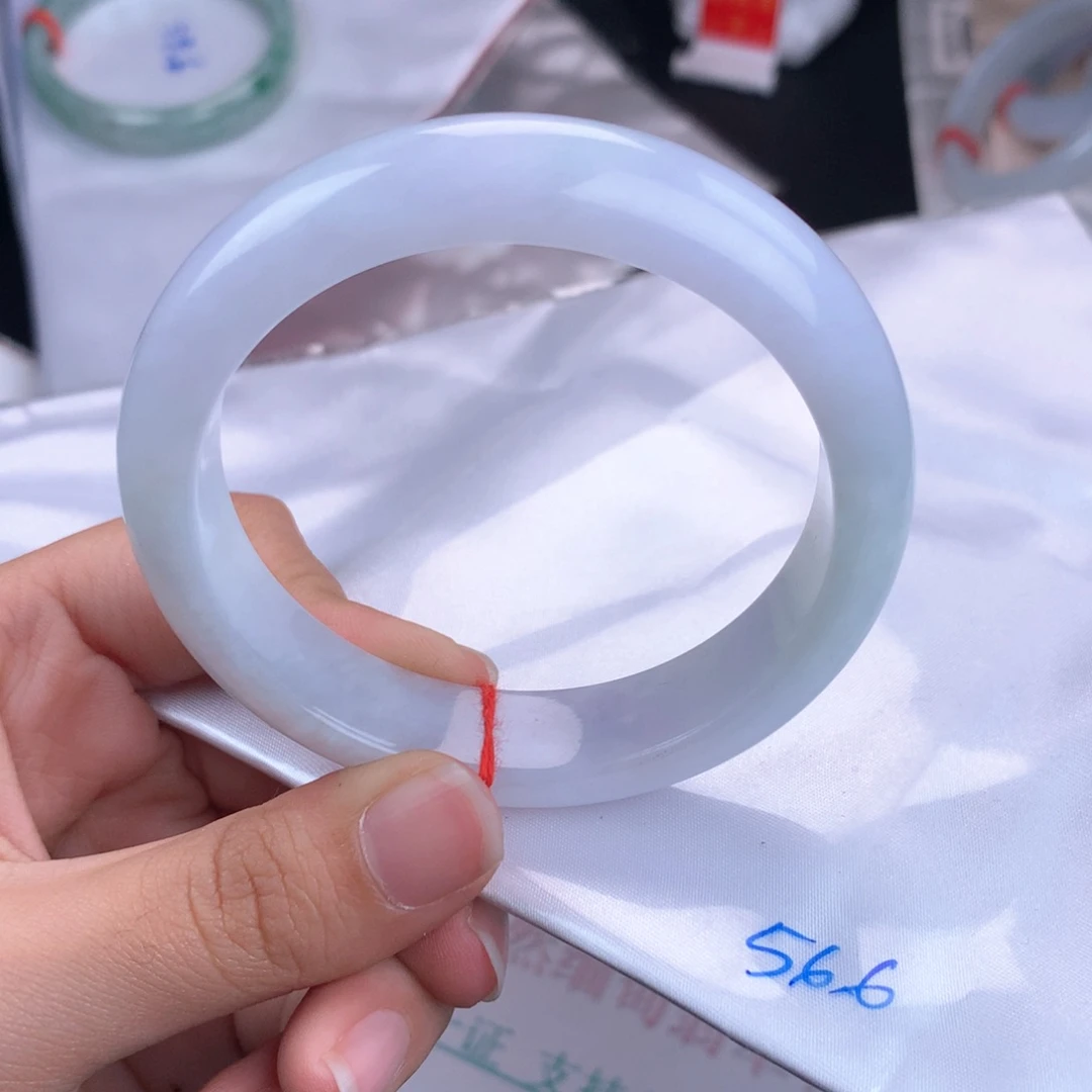 翡翠手镯未镶嵌天然翡翠56.6