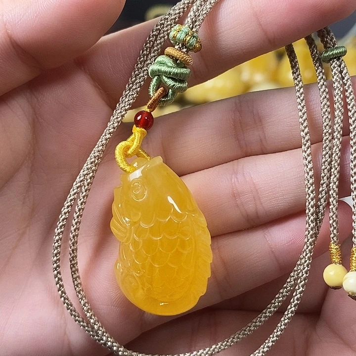 琥珀未镶嵌裸石鱼吊坠