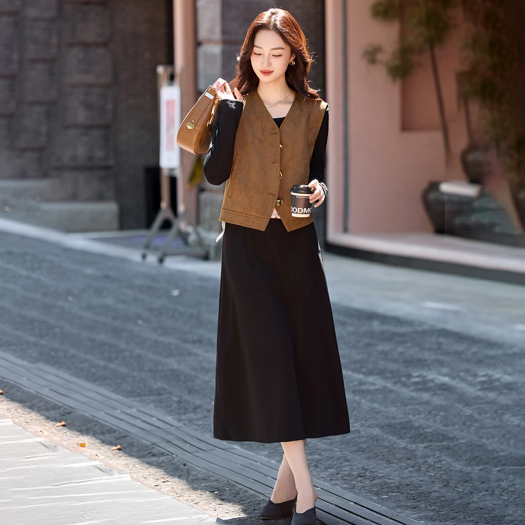2025年春秋新款减龄两件套时尚显瘦洋气百搭女马甲+连衣裙套装裙
