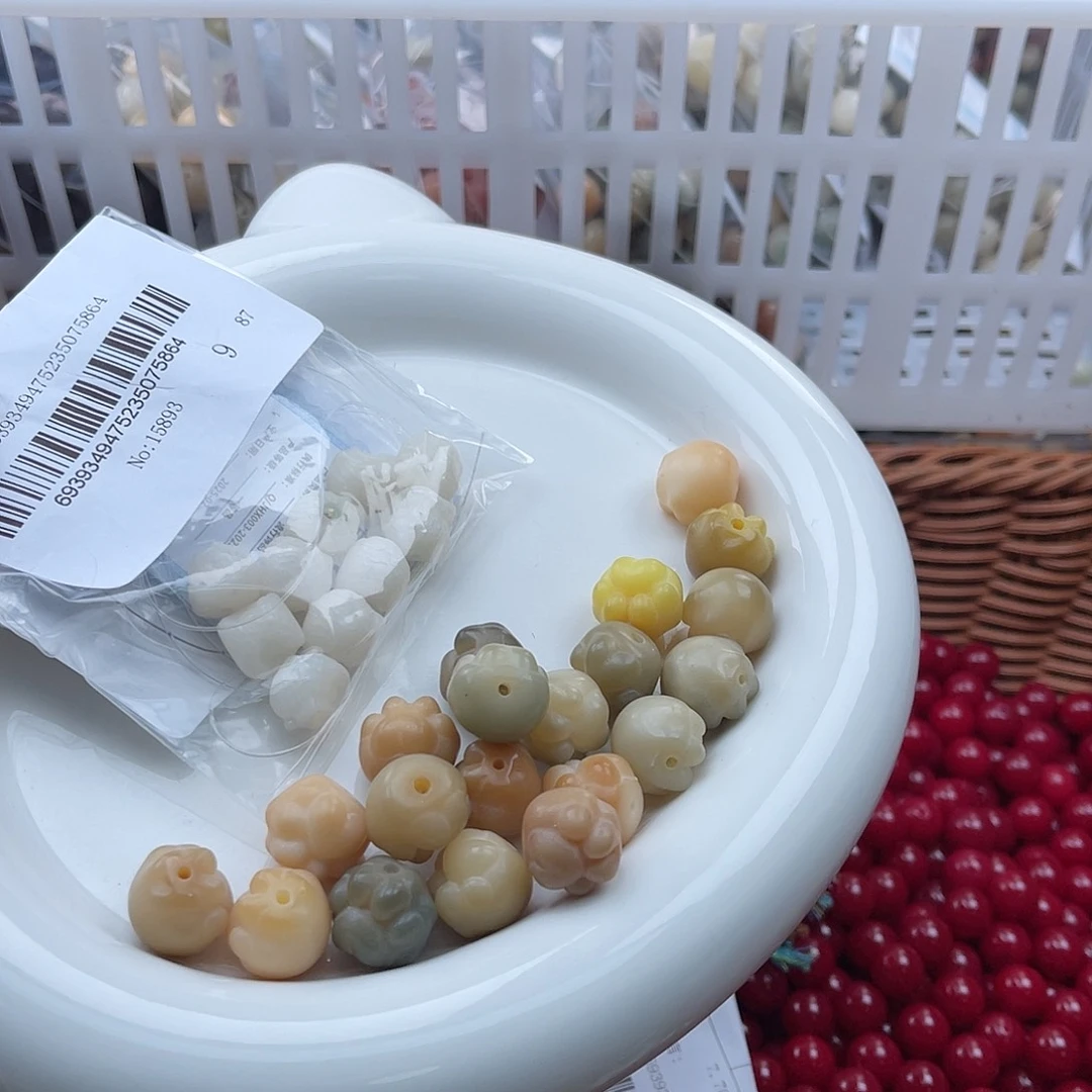 白玉菩提吊坠Q/15mm/30颗锅底