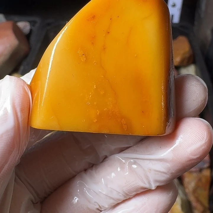 红***玩寿山石寿山石的颜色