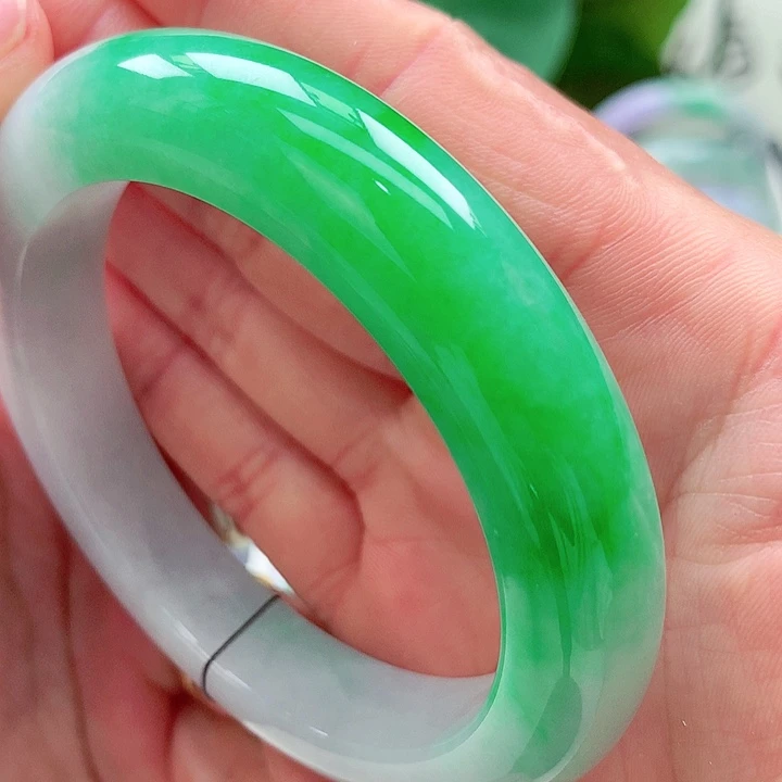 翡翠未镶嵌手镯天然翡翠手镯