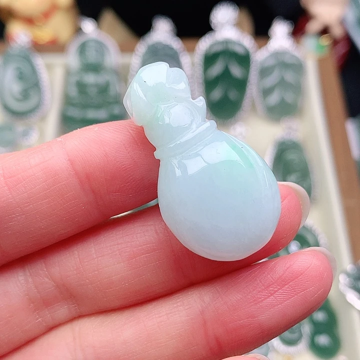 颈饰未镶嵌翡翠吊坠