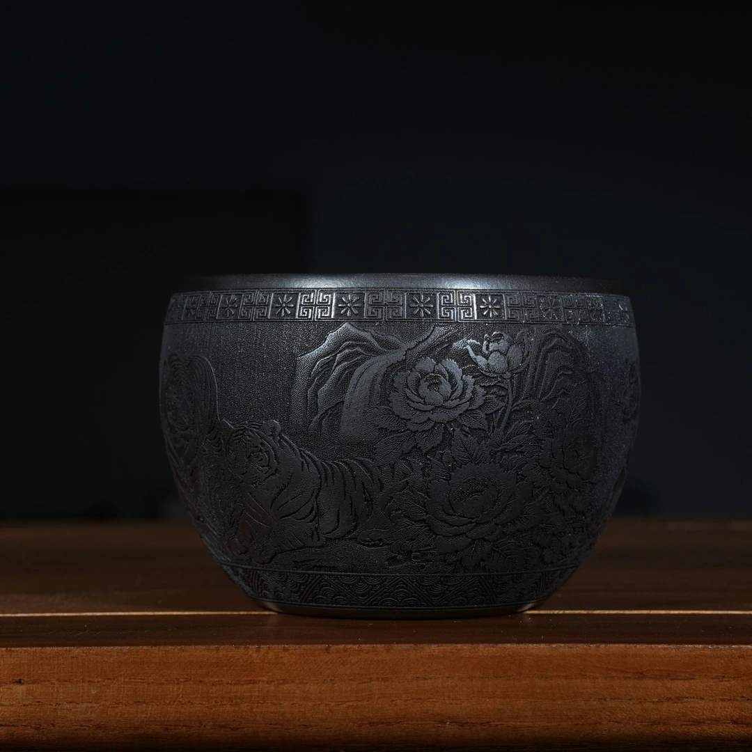 宜兴原矿石黄刻绘五福图紫砂手工主人杯容量150CC