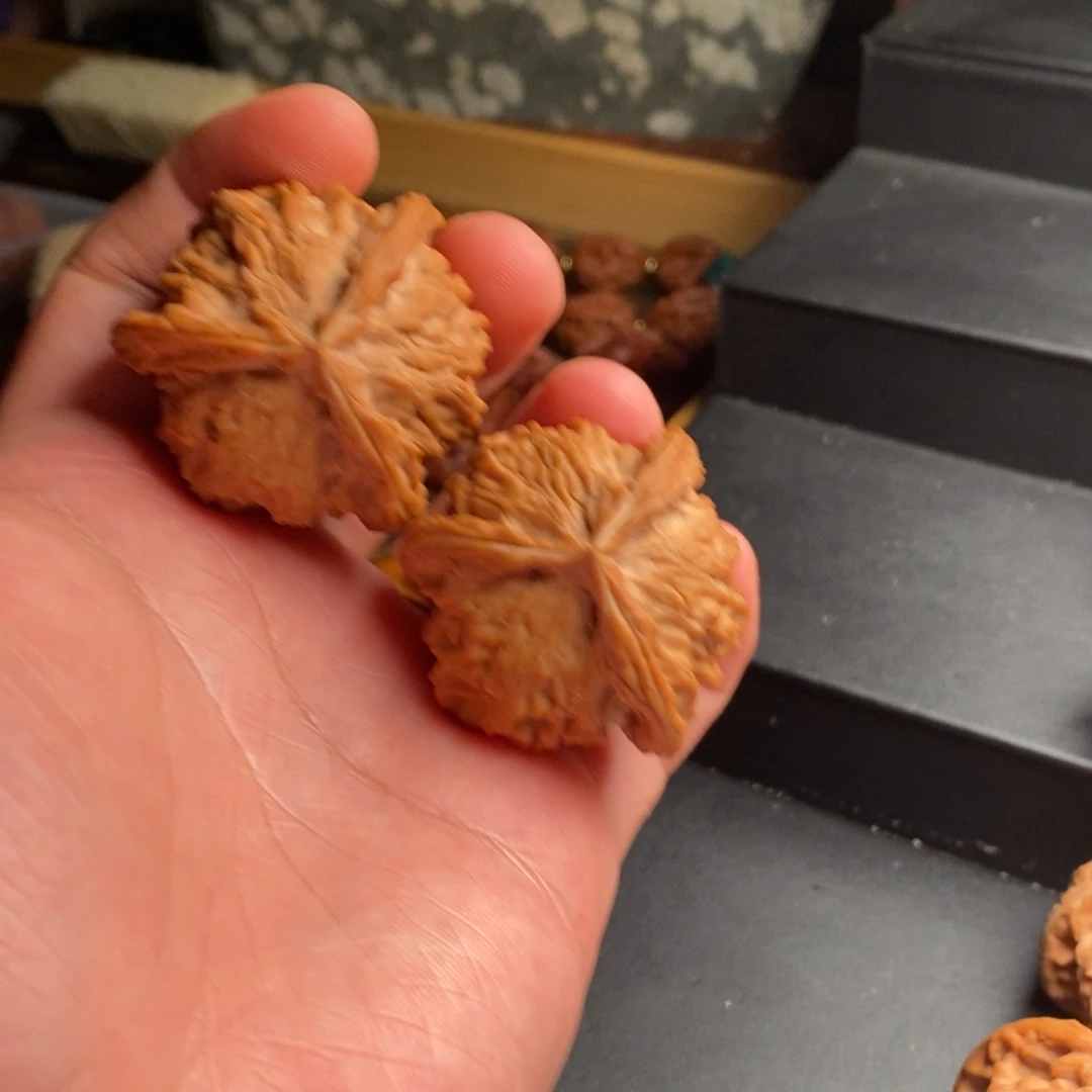 吃***阳吊坠文玩核桃核为贵