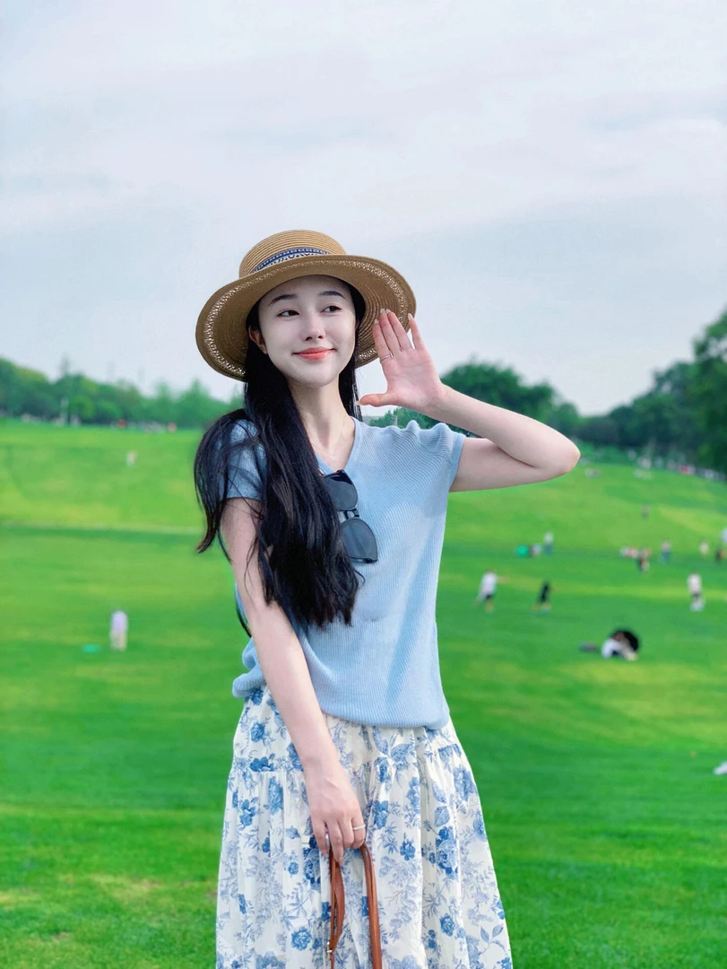 复古水墨画碎花半身裙女夏季高腰设计感法式大摆长裙两件套