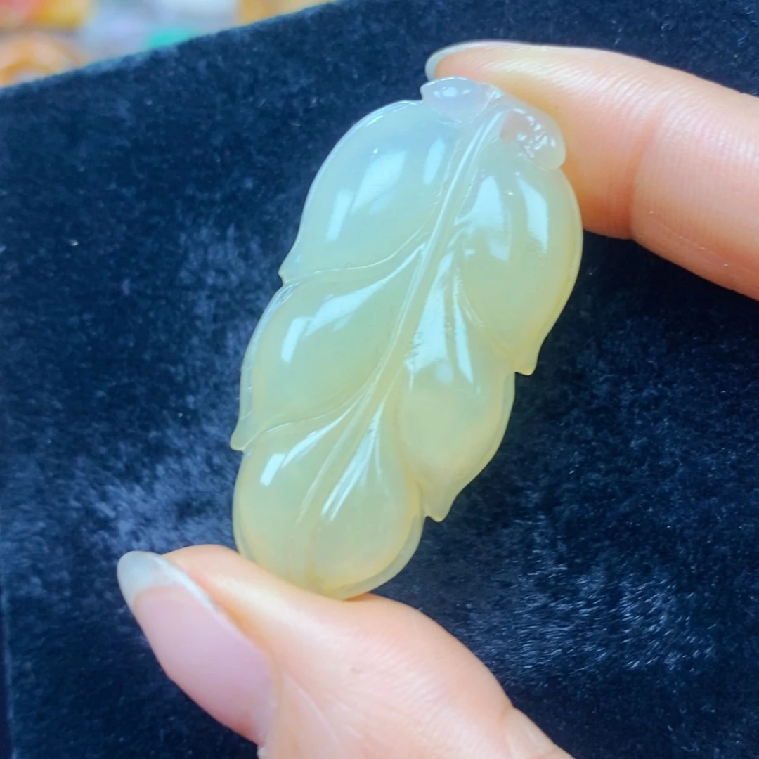未镶嵌石英质玉（黄龙玉）吊坠(不含链)