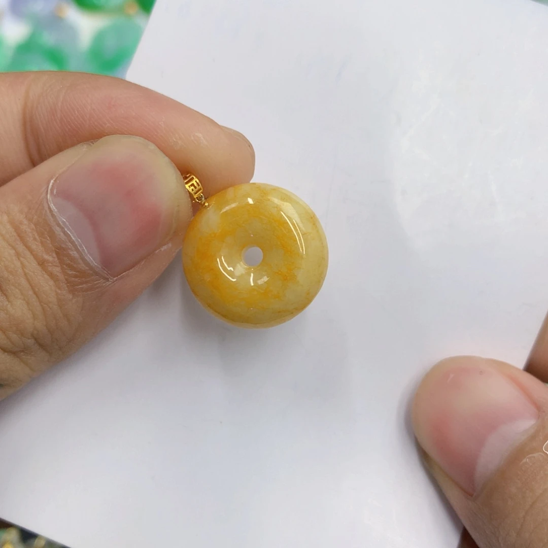 翡翠18K金镶嵌颈饰翡翠