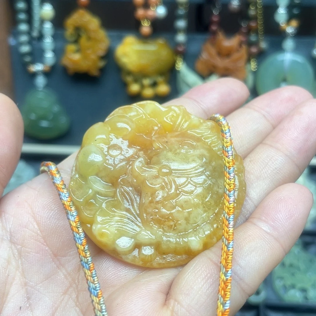 未镶嵌蛇纹石玉颈饰