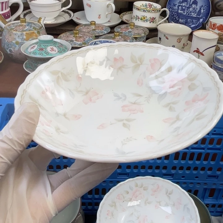 他家瓷器真美…开播了