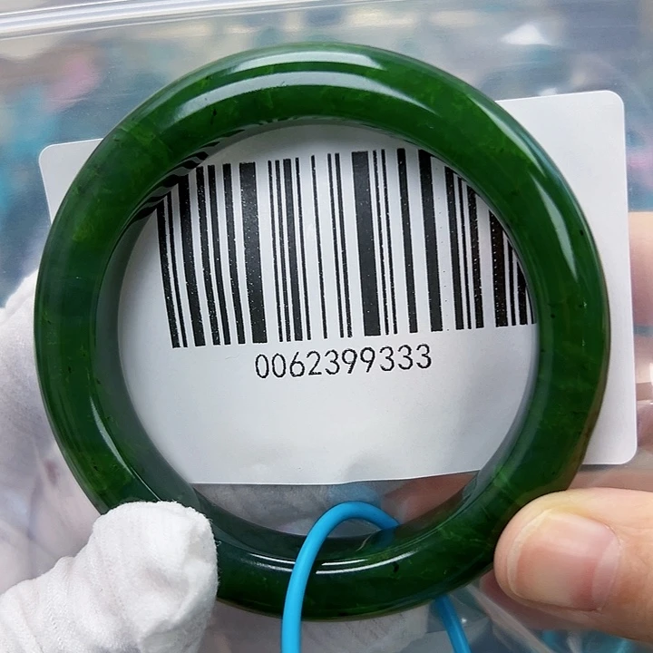 和田玉未镶嵌手镯微瑕5657