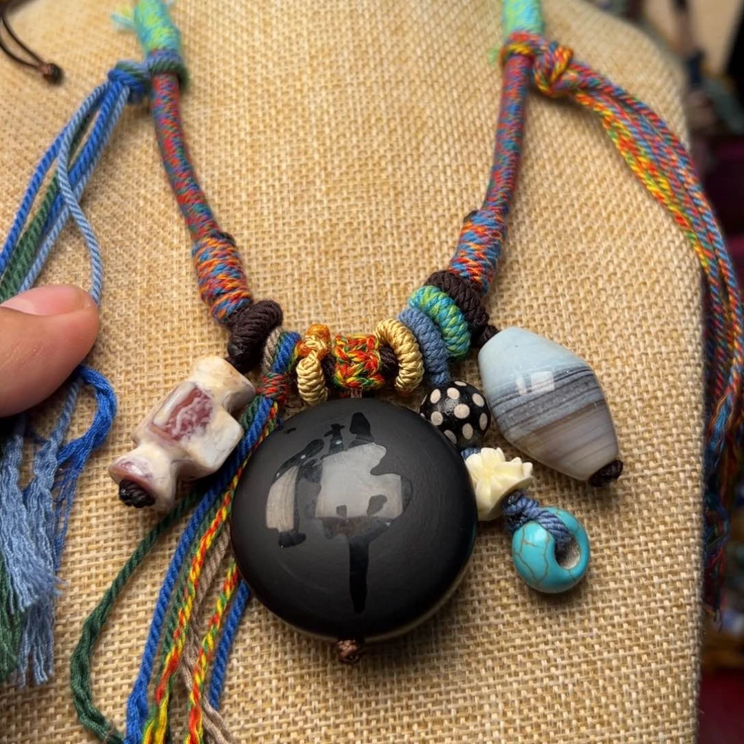 玛瑙/玉髓颈饰未镶嵌