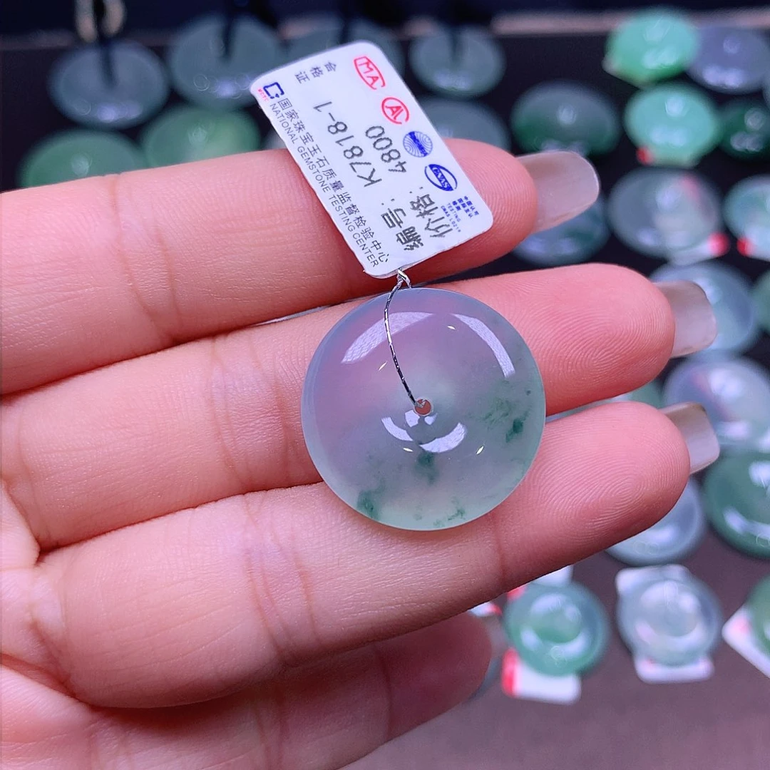 颈饰未镶嵌翡翠22.6×5.4