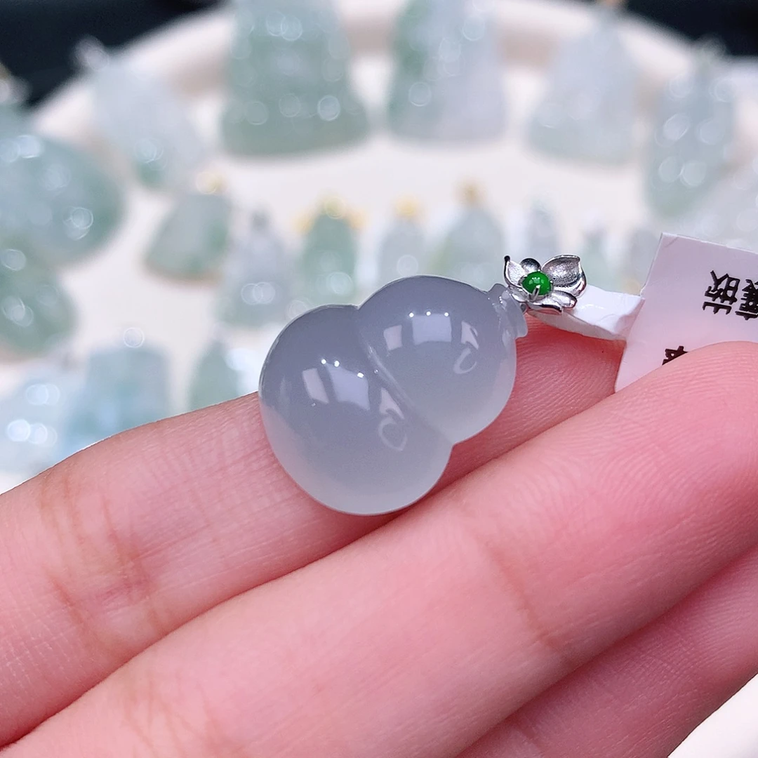 颈饰18K金镶嵌翡翠18.4-15.9-7.7