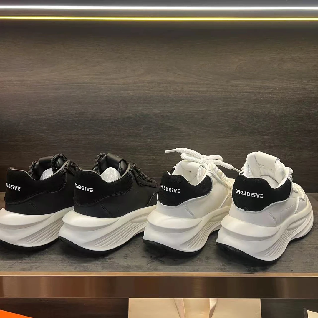 5756男士时尚潮牌黑白两色休闲鞋