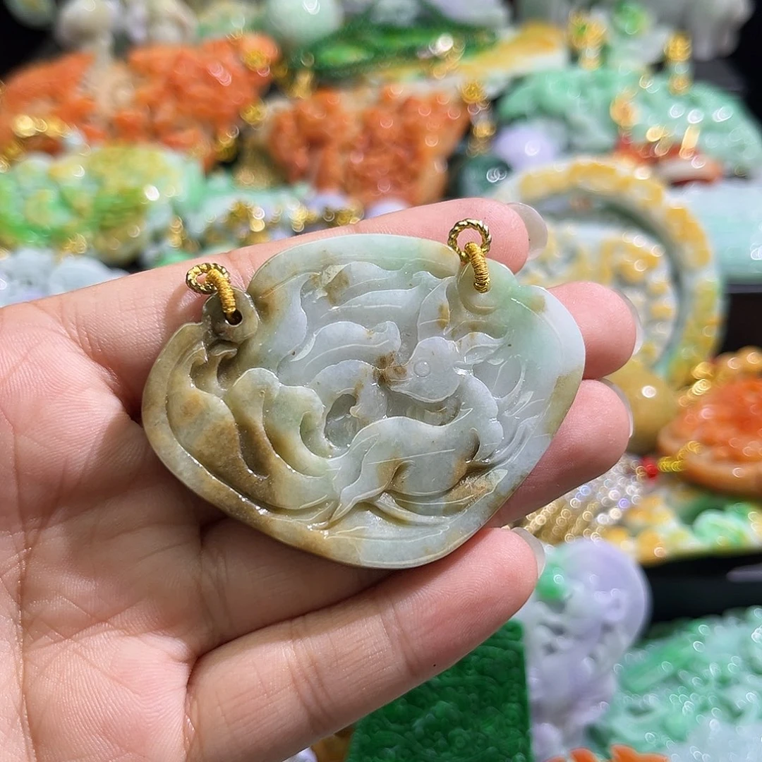 翡翠未镶嵌颈饰待编织