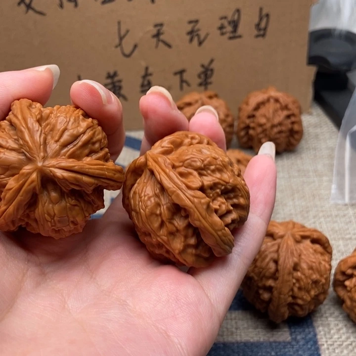 J***N文玩核桃把件白奔