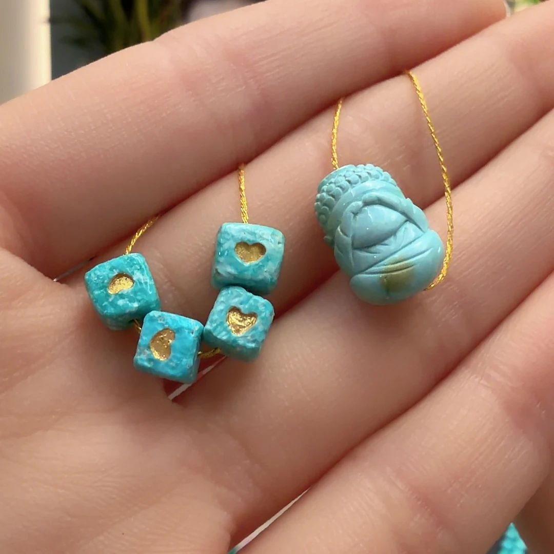 绿松石未镶嵌颈饰