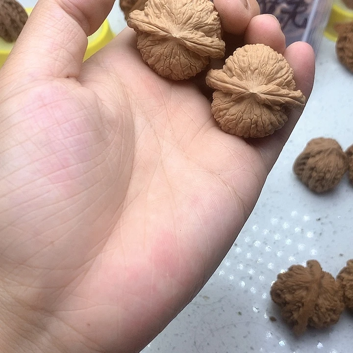 f***凡文玩核桃吊坠38球白 有小黄点