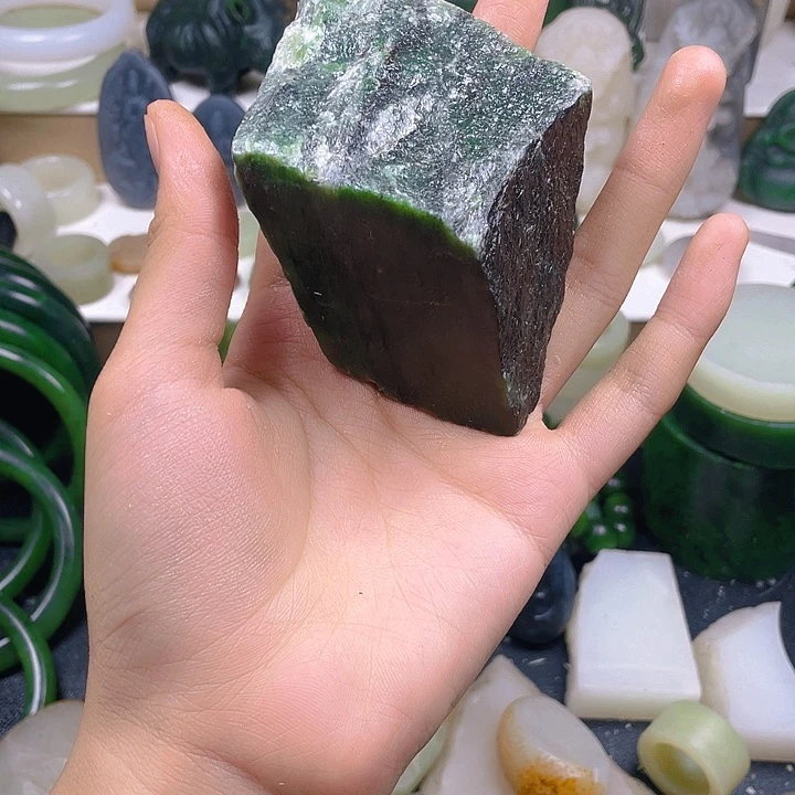 和田玉未镶嵌珠宝半成品