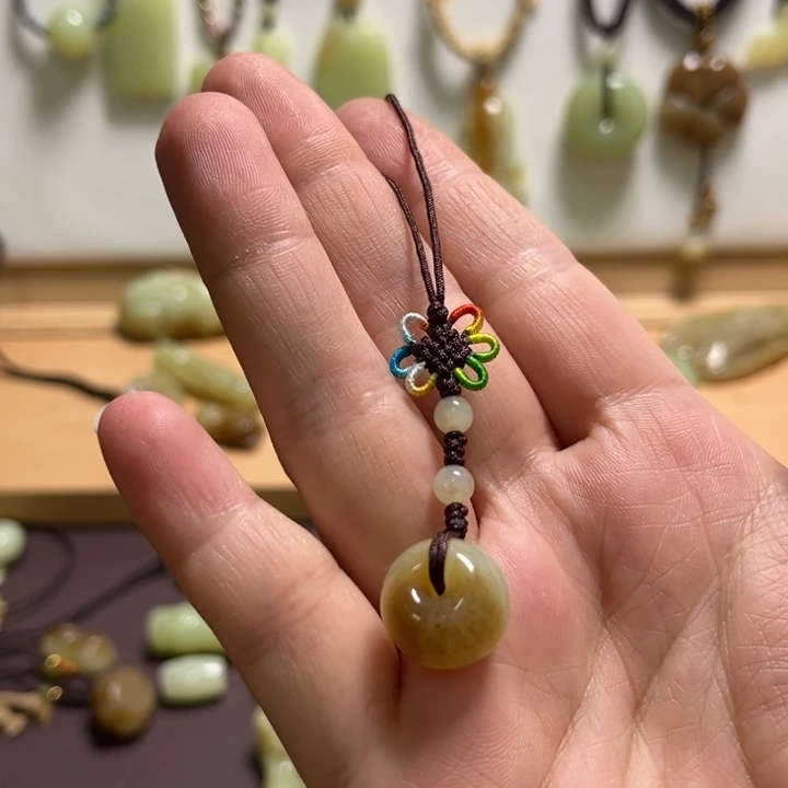 和田玉未镶嵌颈饰手机链