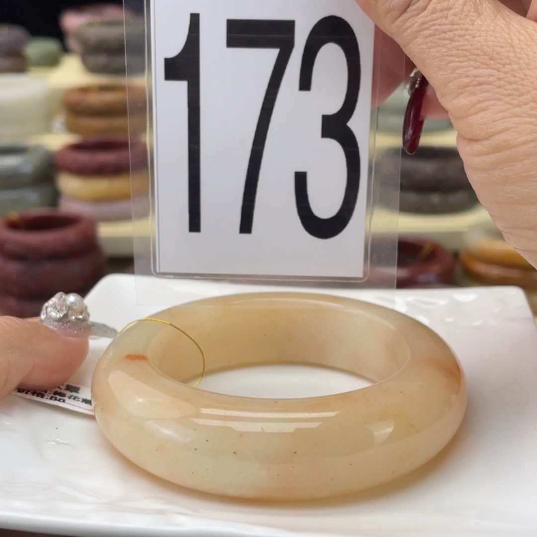 【闪购商品】石英质玉手镯未镶嵌