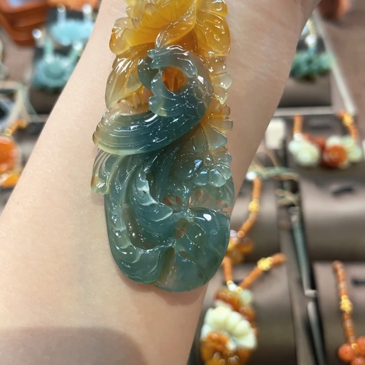 蛇纹石玉未镶嵌吊坠(赠链)