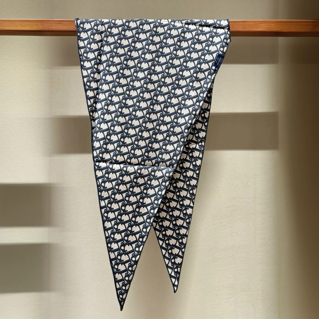 桑蚕丝双面斜纹16姆米新款蓝d字母150*30菱形巾女士丝巾真丝G039