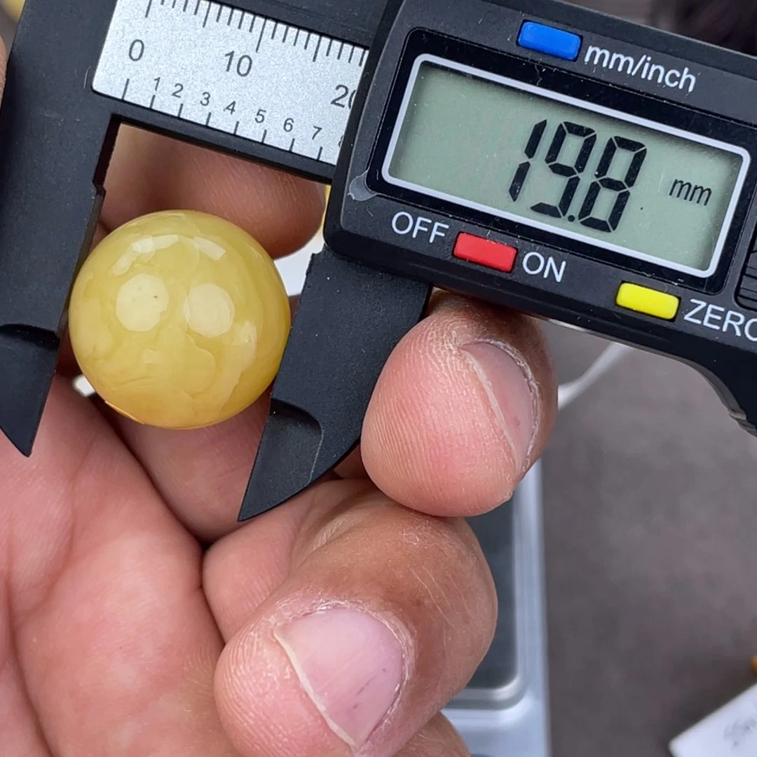 未镶嵌琥珀裸石29