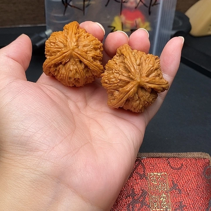 神***扬文玩核桃把件白奔