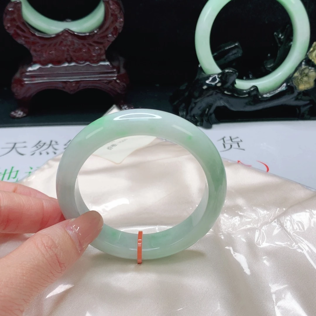 翡翠手镯未镶嵌缅甸天然A货翡翠
