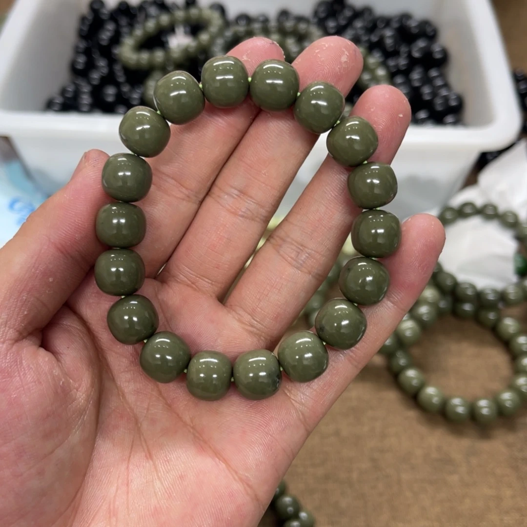 和田玉未镶嵌车挂