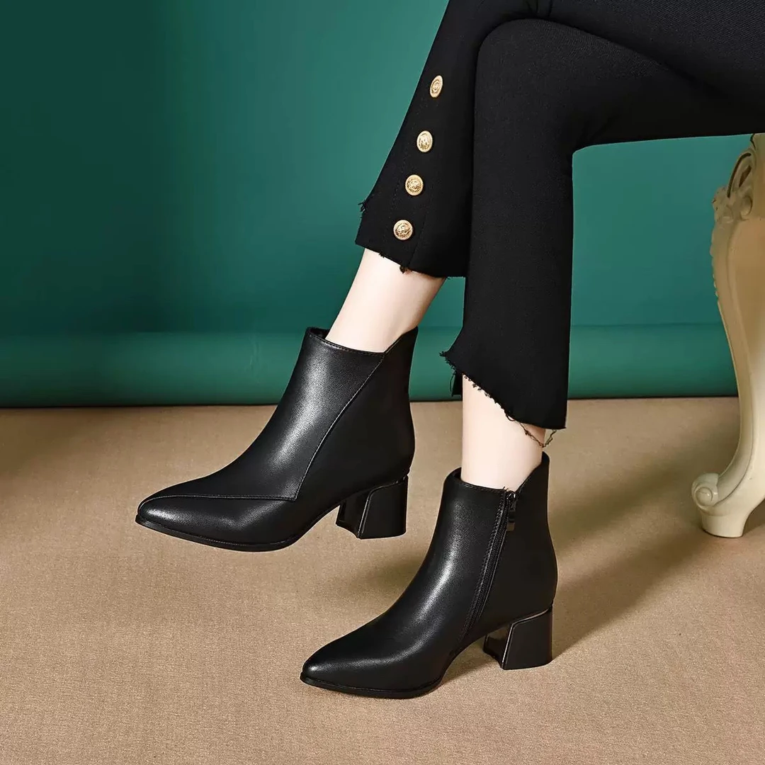 低跟侧拉链女跟鞋马丁靴秋冬女靴时装靴尖头防滑中跟