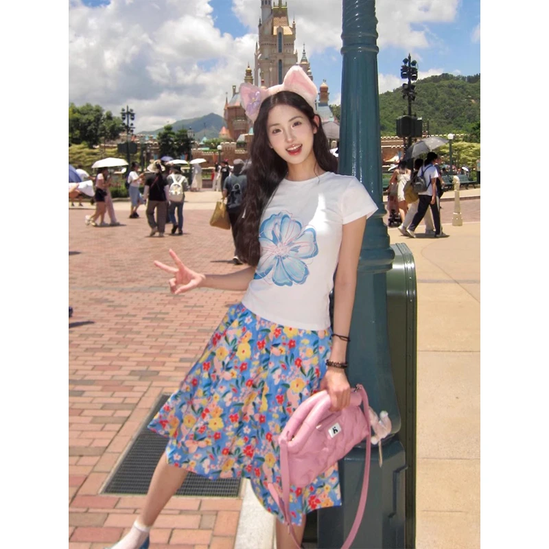甜美度假风两件套装女夏季新款花朵印花短袖T恤+明艳系碎花半身裙