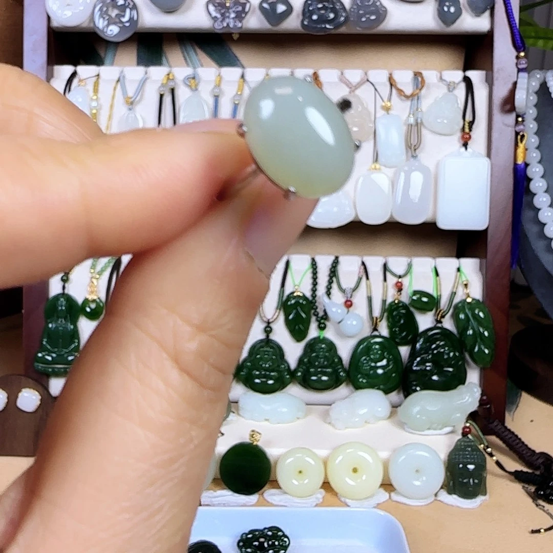 和田玉未镶嵌颈饰