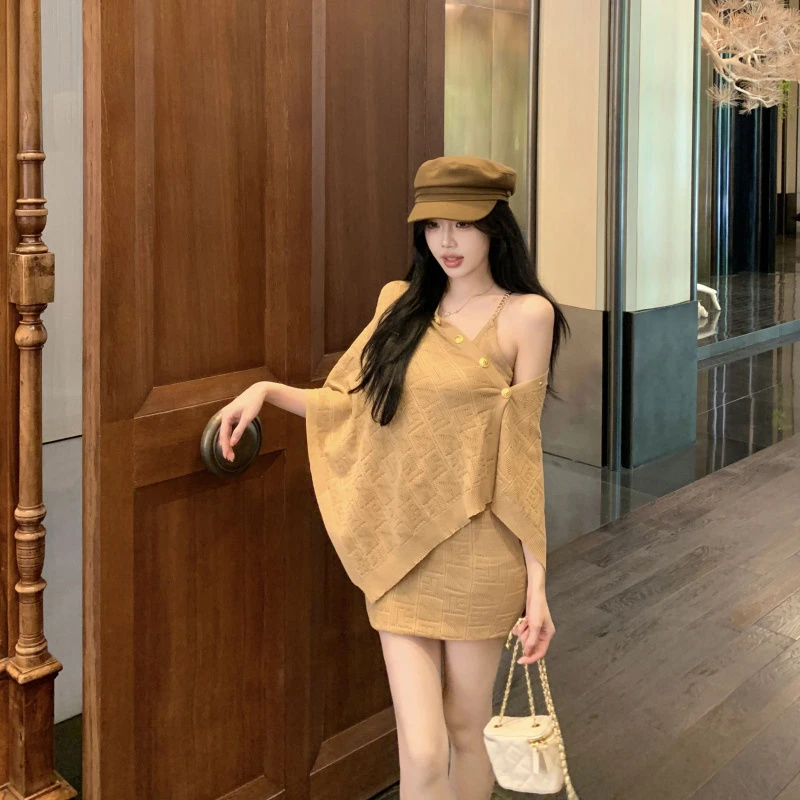 2025秋冬新爆款气质高级感套装斜肩针织披肩女高腰臀半身裙两件套