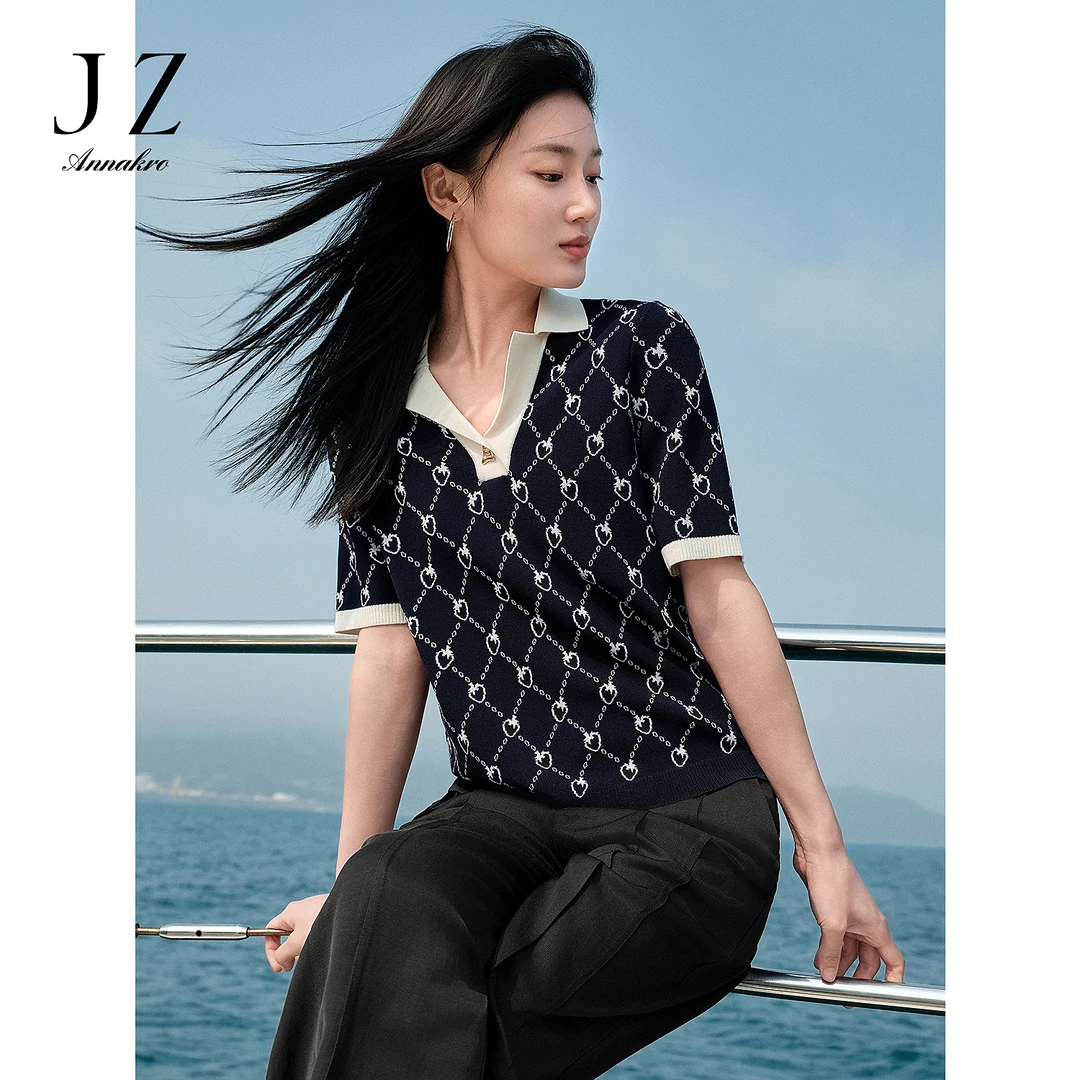 玖姿安娜蔻休闲通勤风草莓提花翻领短袖针织衫女25夏新KWFX31229