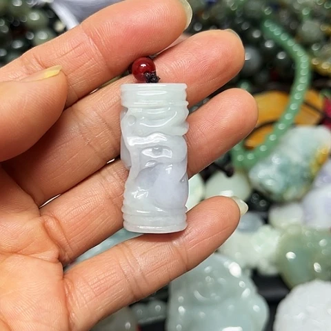 翡翠未镶嵌颈饰挂件