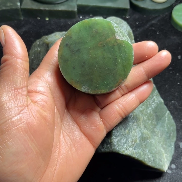 和田玉（糖玉）未镶嵌珠宝奇石