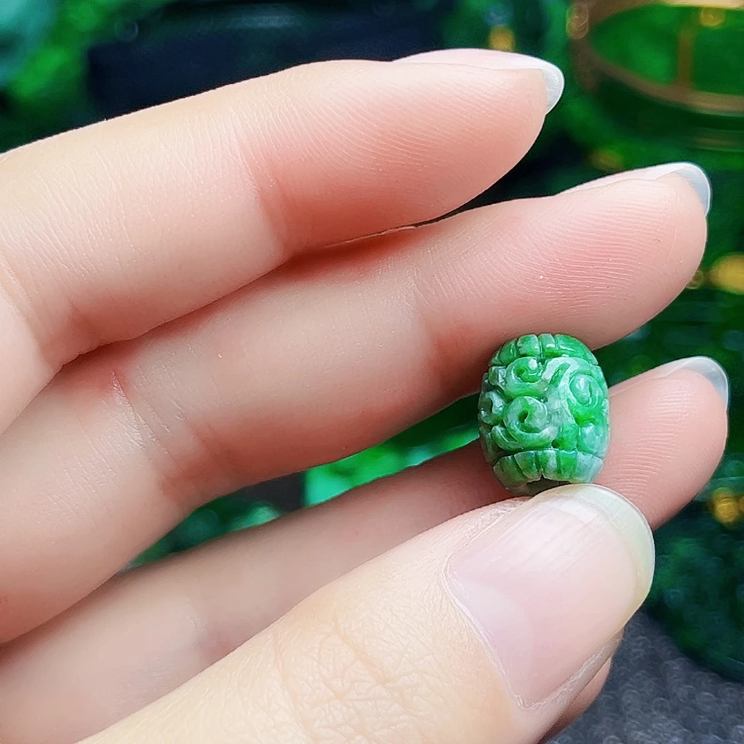 颈饰未镶嵌翡翠多样性