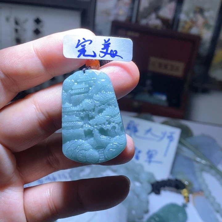 翡翠颈饰未镶嵌好