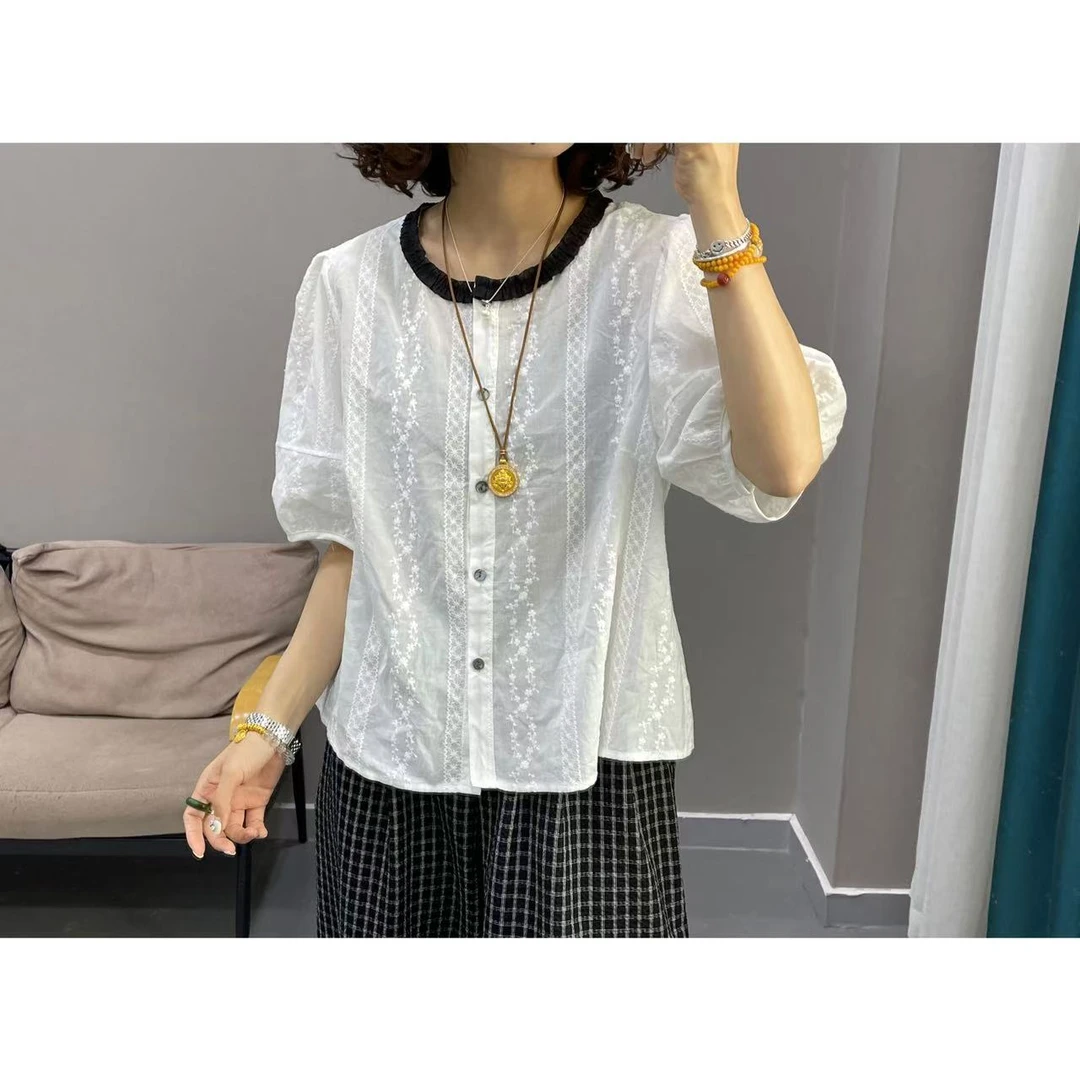 拼领刺绣小花衬衫