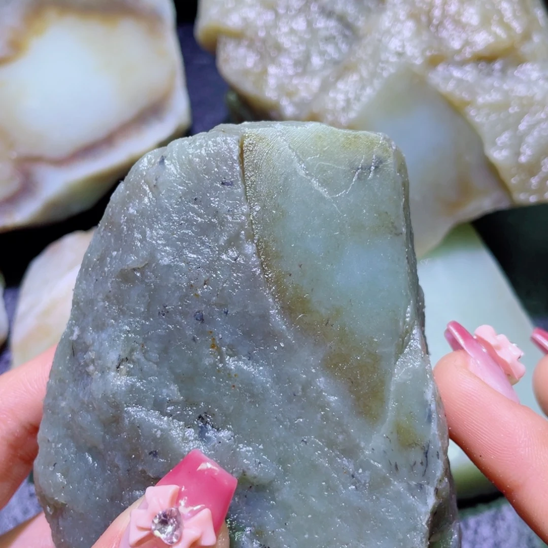 和田玉未镶嵌珠宝半成品