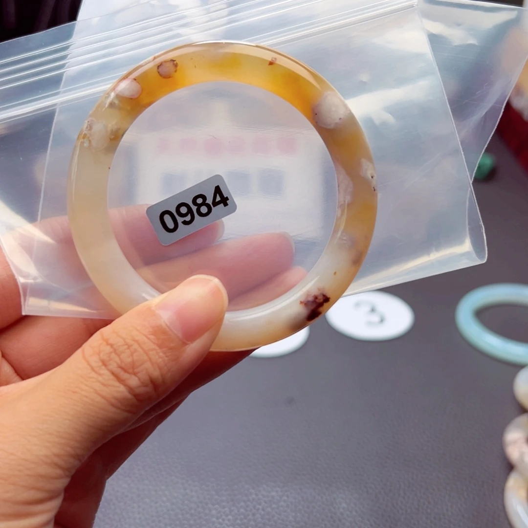 玛瑙/玉髓手镯未镶嵌守**爱