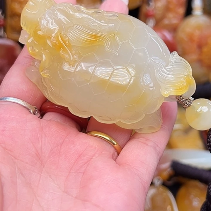 石英质玉（黄龙玉）合金颈饰