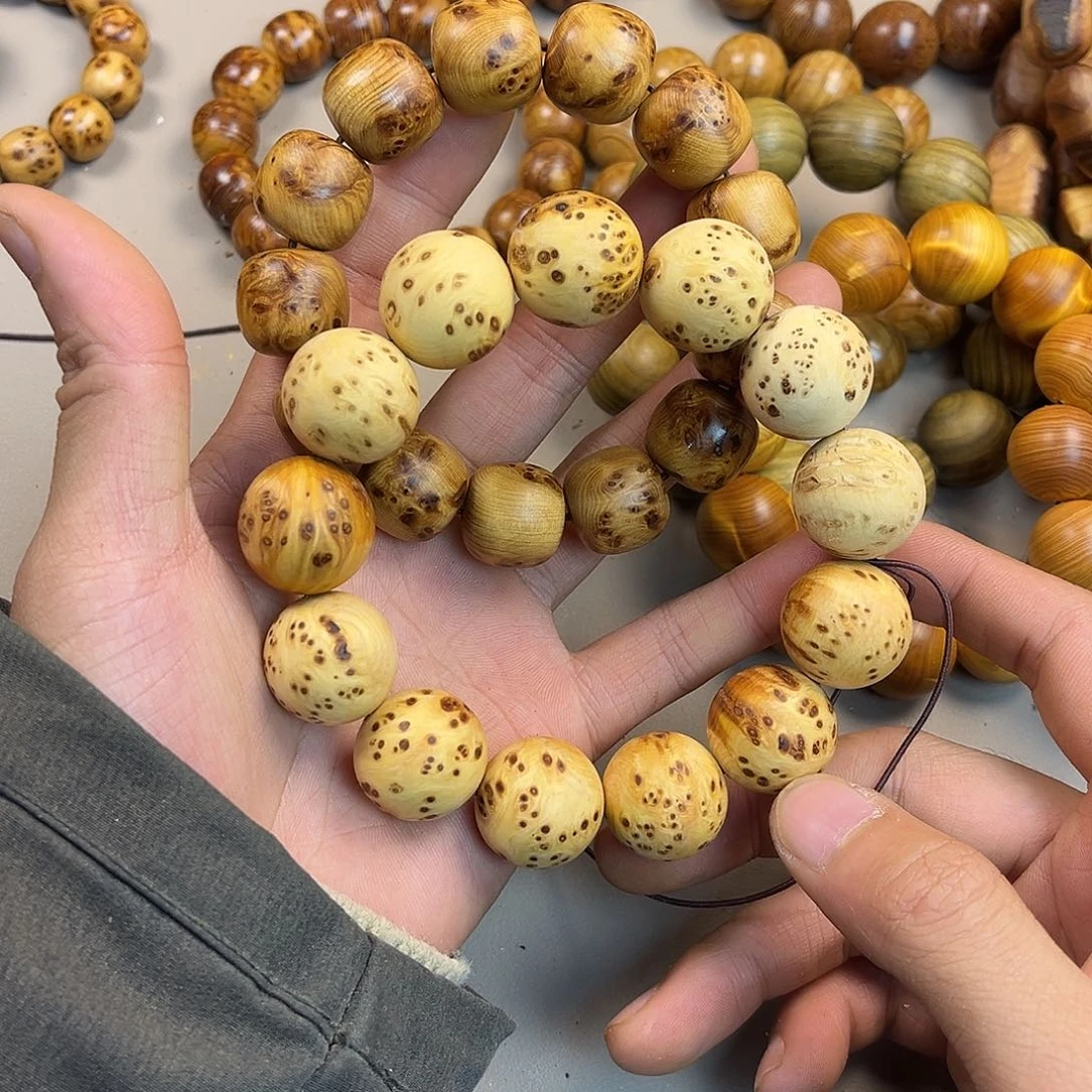 熊***大手串/手链柏木（崖柏）18老型留疤